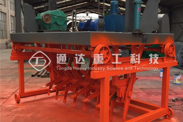 豬舍豬糞異位發酵槽式翻堆機設備結構特點 豬舍豬糞異位發酵槽式翻堆機設備結構特點