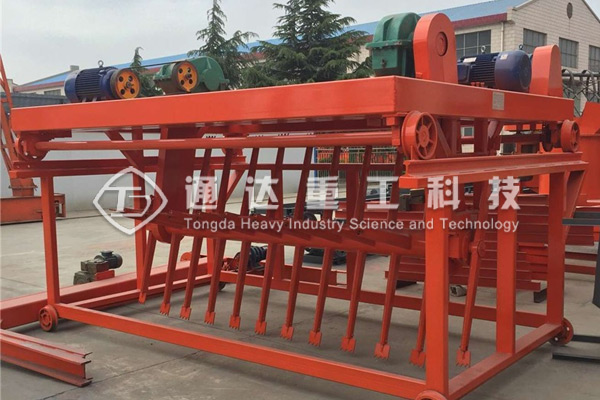 豬舍豬糞異位發酵槽式翻堆機設備結構特點 豬舍豬糞異位發酵槽式翻堆機設備結構特點