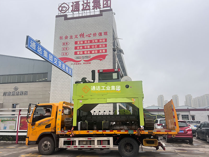 2.6米履帶翻拋機發往河北邢臺老客戶現場 2.6米履帶翻拋機發往河北邢臺老客戶現場